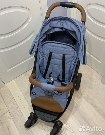 Прогулочная коляска Nuavito