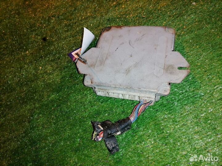 Блок управления двигателем EJ20Y Subaru Legacy BP5