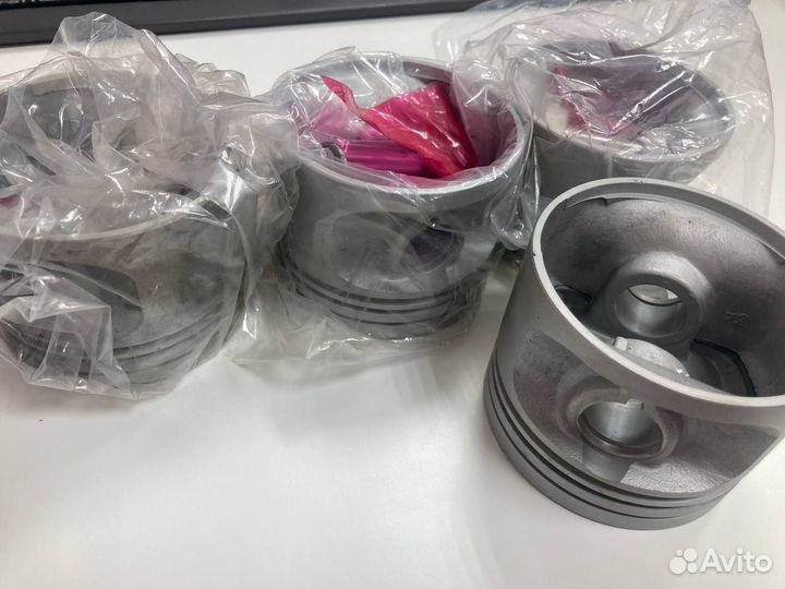 Поршни, кольца от VW 1.8