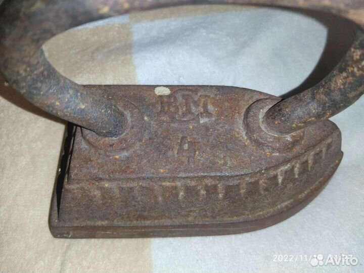 Утюг старинный чугунный