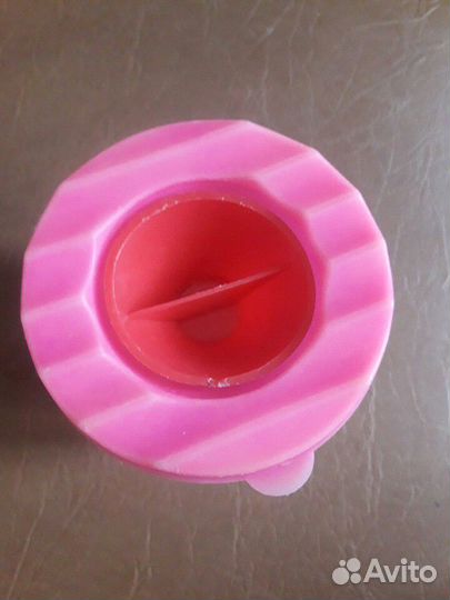 Столик и стаканы для рисования