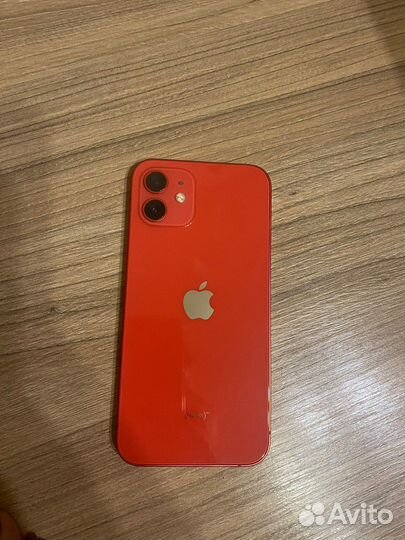 Телефон iPhone 12