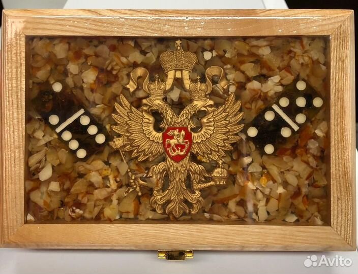 Домино из янтаря 