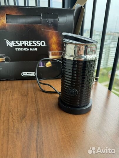 Капсульная кофемашина Nespresso Delonghi EN85.R
