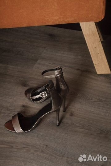 Виниловый ламинат со склада