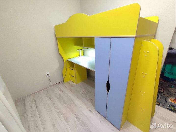 Двухъярусная кровать чердак