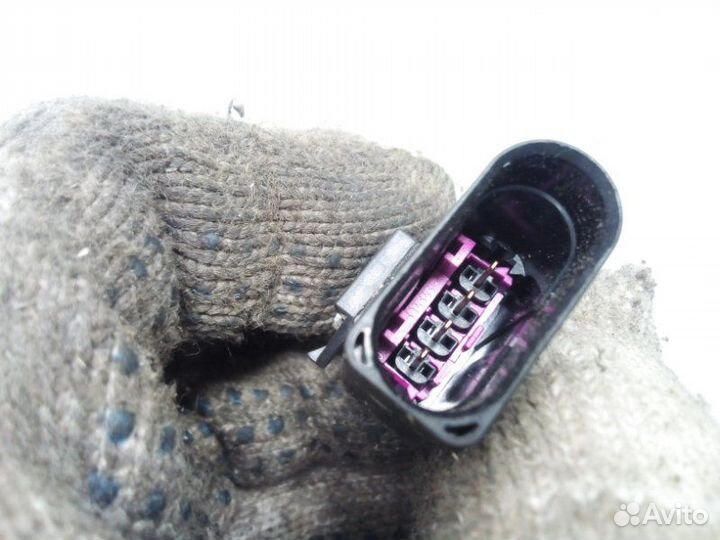 Датчик кислородный передний Skoda Yeti универсал