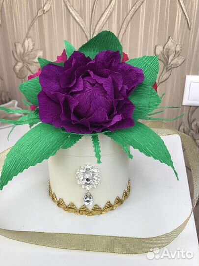 Подарочная коробочка украшенная пионами, подарки л