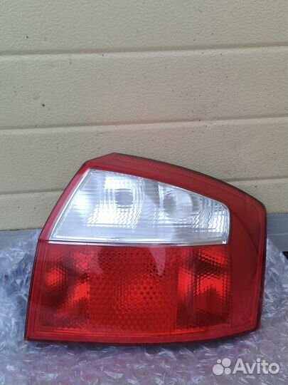 Ауди А4 (В6 00-04) правый фонарь
