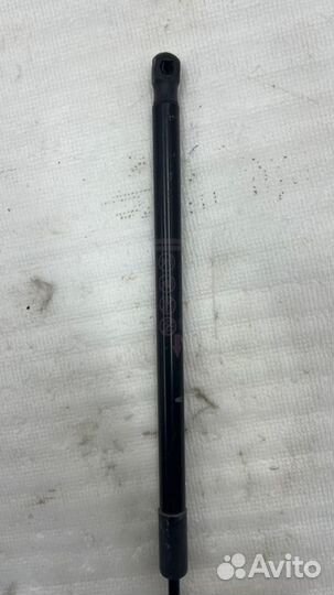 Амортизатор капота Toyota Camry V70/V75