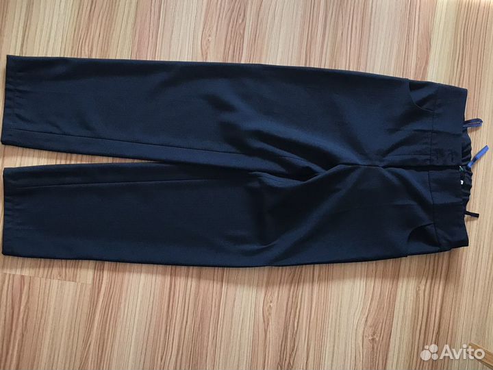 Жилетка для девочки и брюки школьные