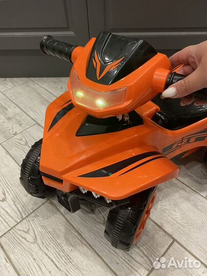 Машинка-каталка