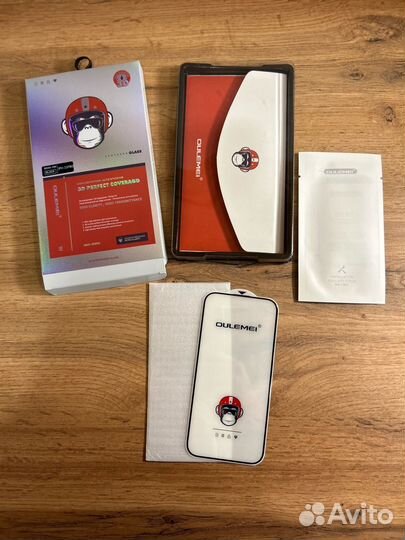 Oulemei Premium защитное стекло на iPhone 13/14/15