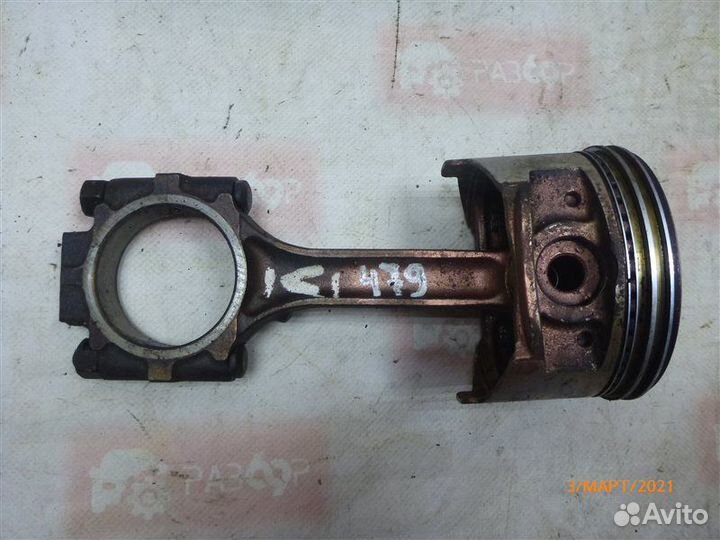 Поршень с шатуном Mitsubishi Montero Sport K90