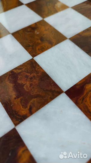 Шахматы из оникса и мрамора