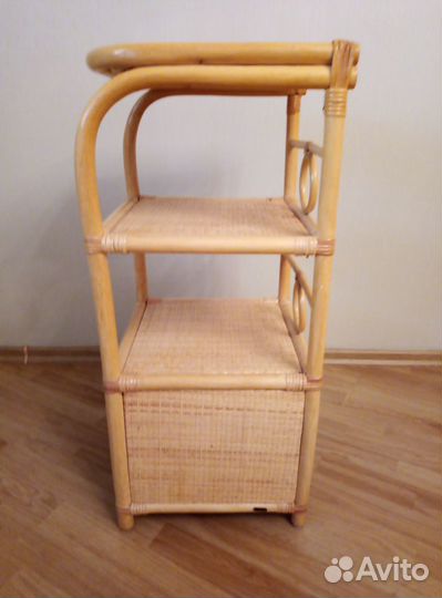 Этажерка из ротанга натуральная