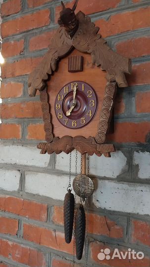 Настенные часы с кукушкой