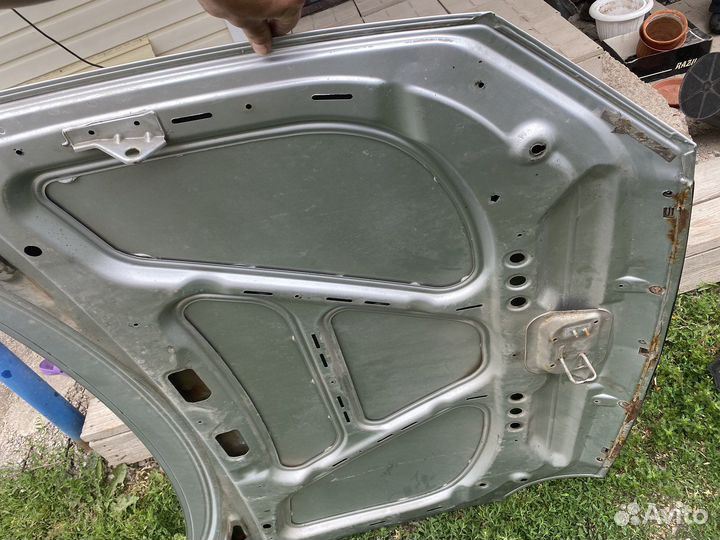 Капот на приору