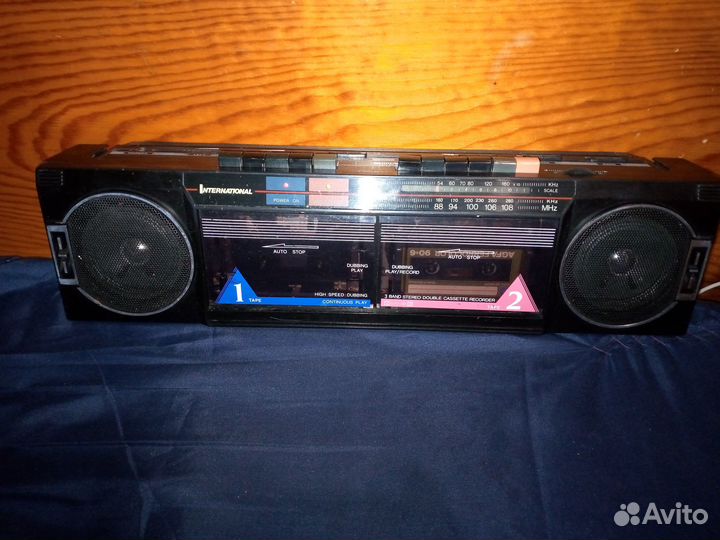 Кассетный магнитофон international
