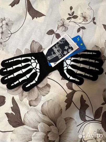 Перчатки