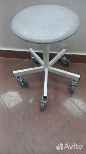 Стул для косметолога бу