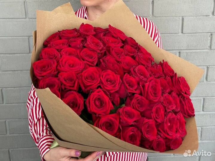 Букет из 51 красной розы / бесплатная доставка