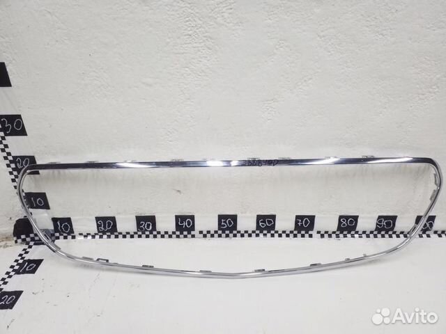 Молдинг хром решетки радиатора Mercedes Benz E-Kla