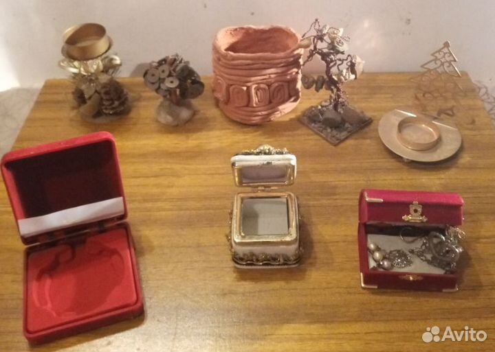 Статуэтки настольные