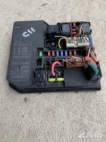 Блок предохранителей подкапотный Nissan Tiida C11