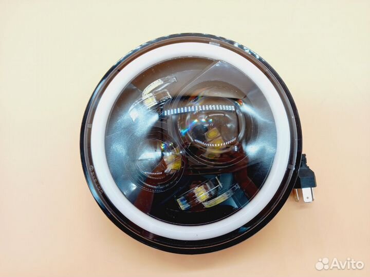 С дефектом 843135 Фара для Harley FLD