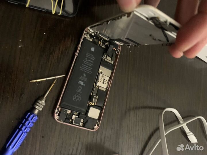 Замена заднего стекла iPhone, ремонт телефонов