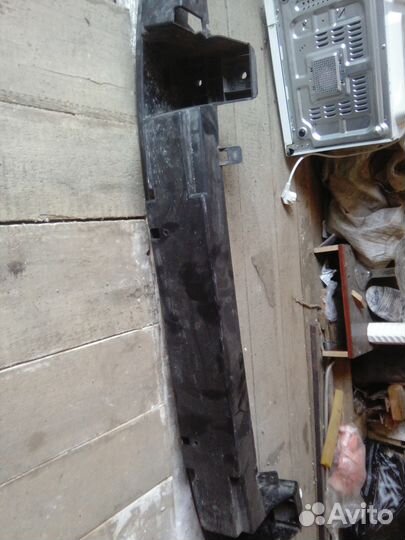 Усилитель переднего бампера