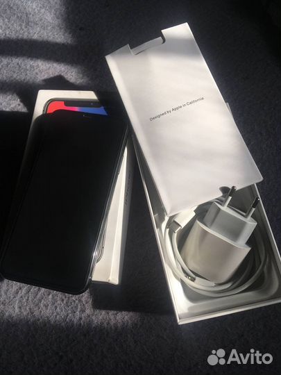 Телефон iPhone X 64 gb