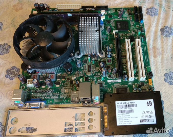 Материнская плата с процессором, озу и SSD-диском