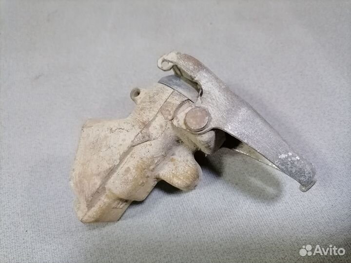 Регулятор давления тормозов VW Jetta II 1985