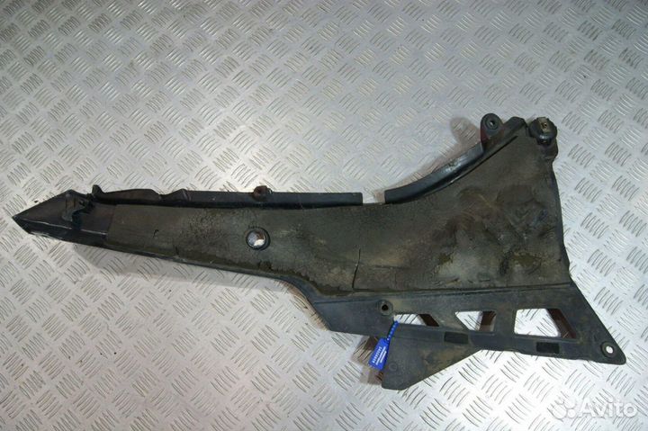 Пластик боковой Suzuki GSX400F