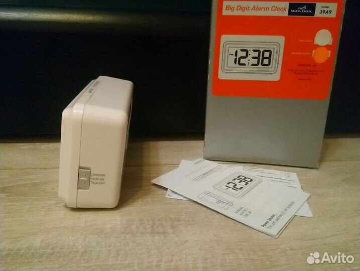 Часы электронные с будильником