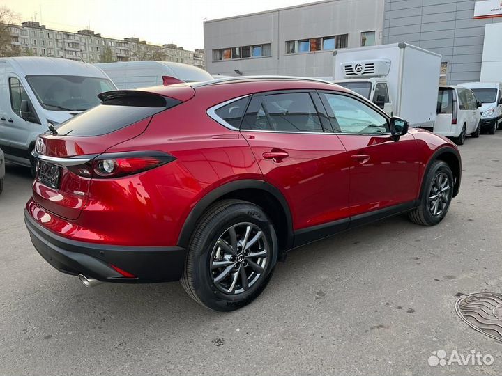 Mazda CX-4, 2022