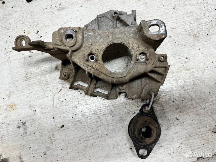 Кронштейн кпп Renault Symbol 1 Рено симбол 1