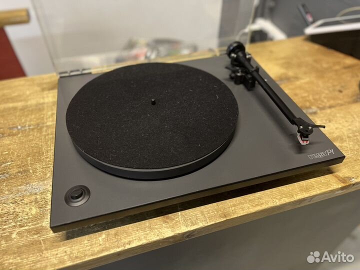 Проигрыватель винила Rega P1, Англия
