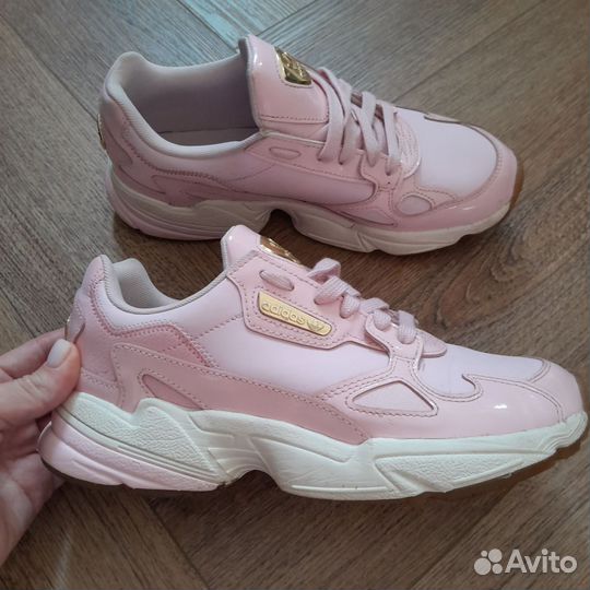 Кроссовки adidas Originals Falcon W