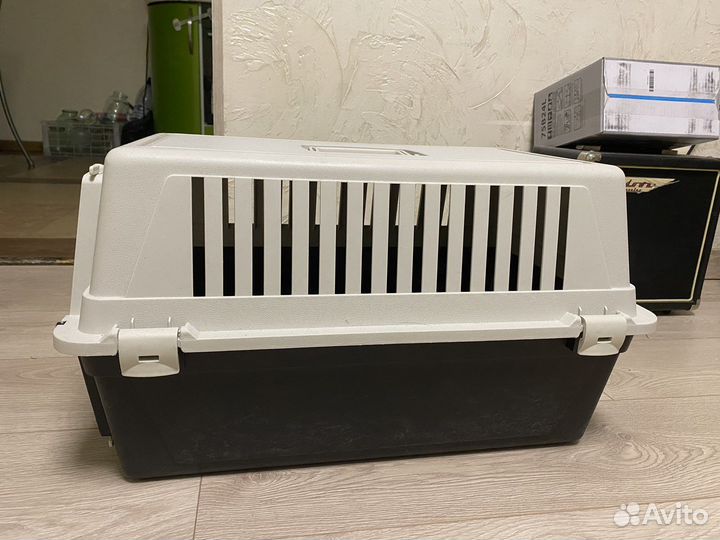 Переноска для животных пластиковая