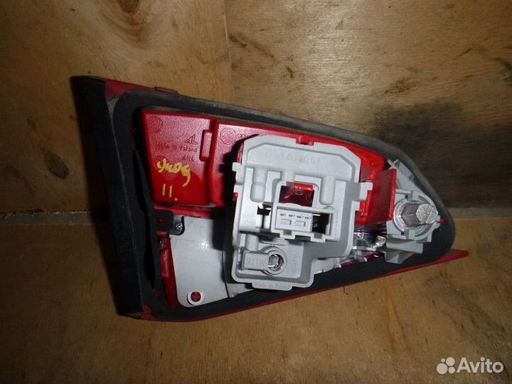 Фонарь задний внутренний правый audi A4 B8 allroad