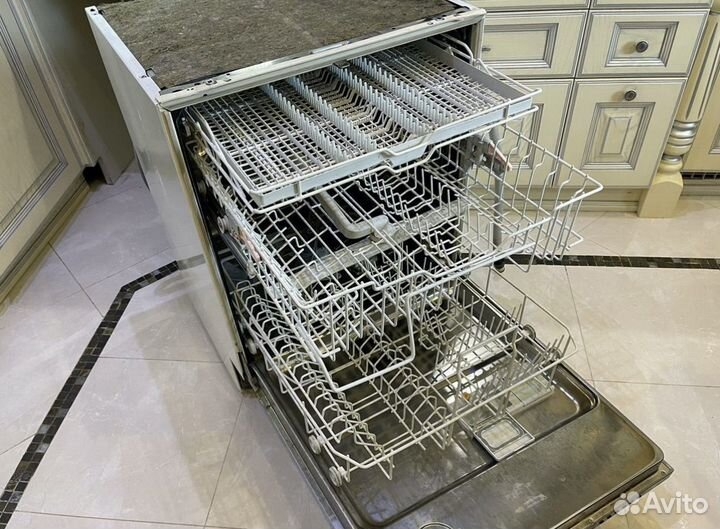 Ремонт стиральных машин и холодильников