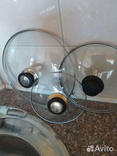 Крышка стеклянная в металлическом ободе