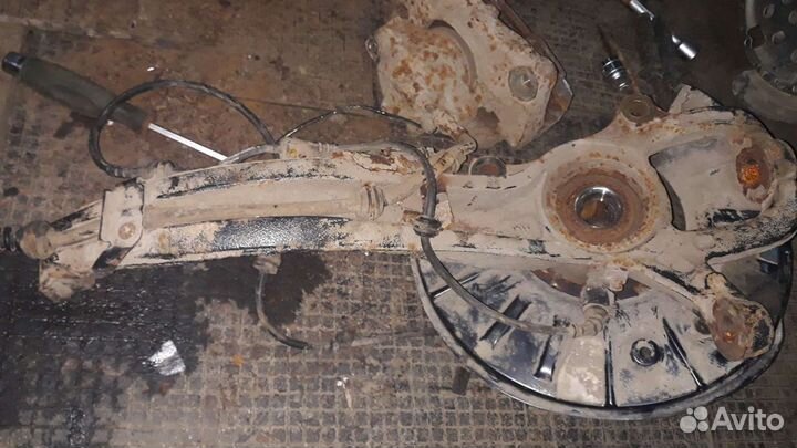 Цапфа рулевая левая Volkswagen Touareg 2.5 td