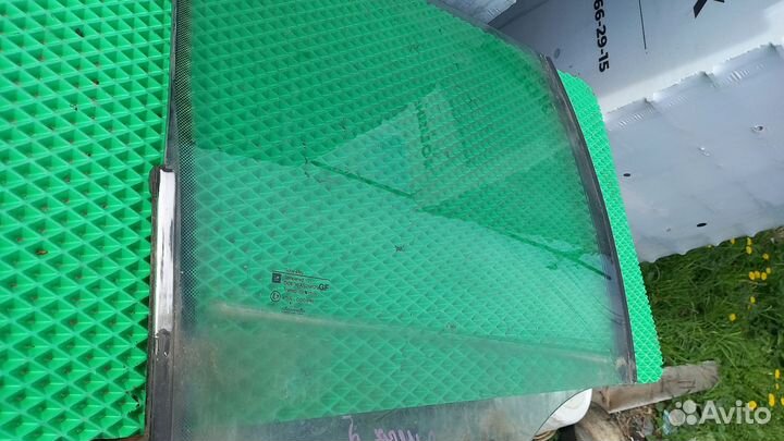 Стекло заднее правое Opel Omega B