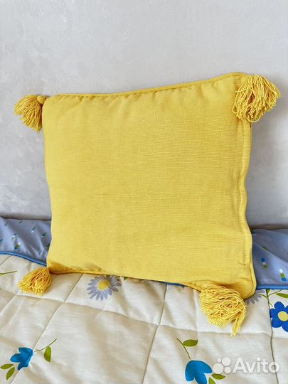 Подушка со съемным чехлом