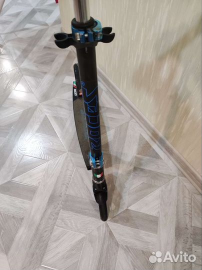 Самокат в отличном состоянии