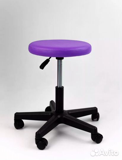 Стул мастера на колесиках